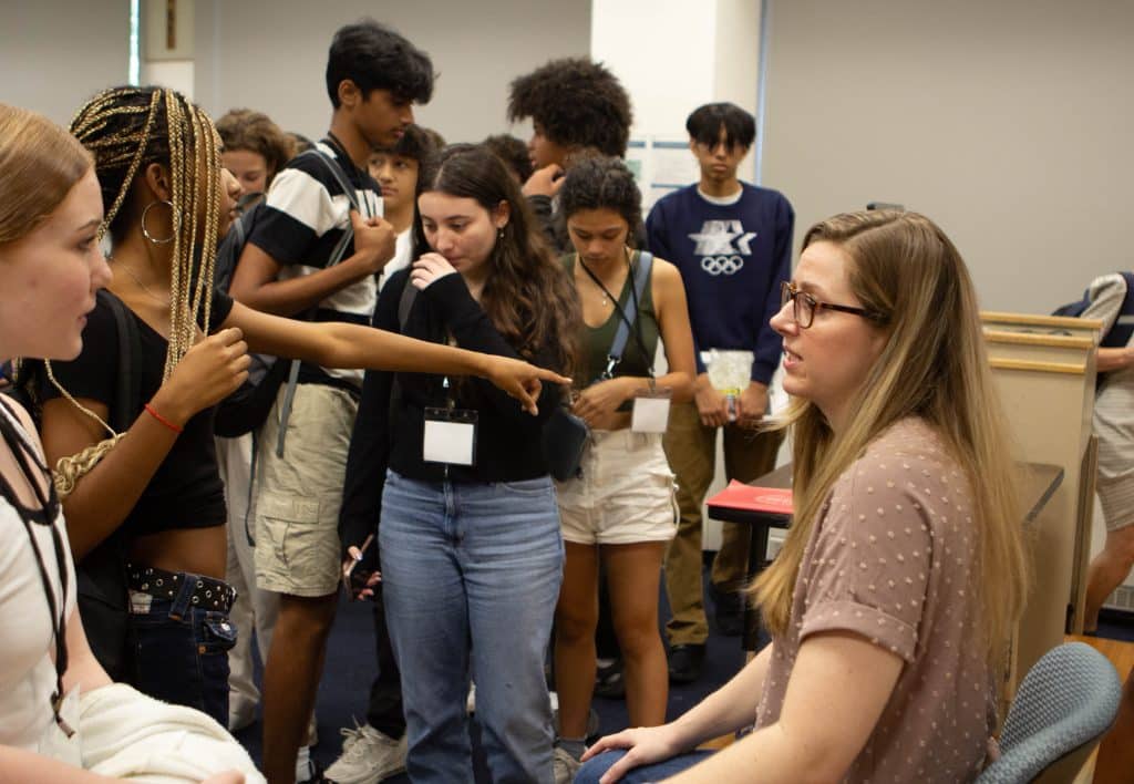 A college mentor guides her group at PALS at Georgetown University